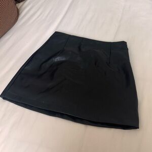 ABERCROMBIE LEATHER MINI SKORT